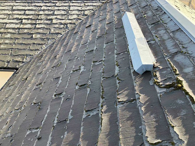 ボコボコの屋根の表面